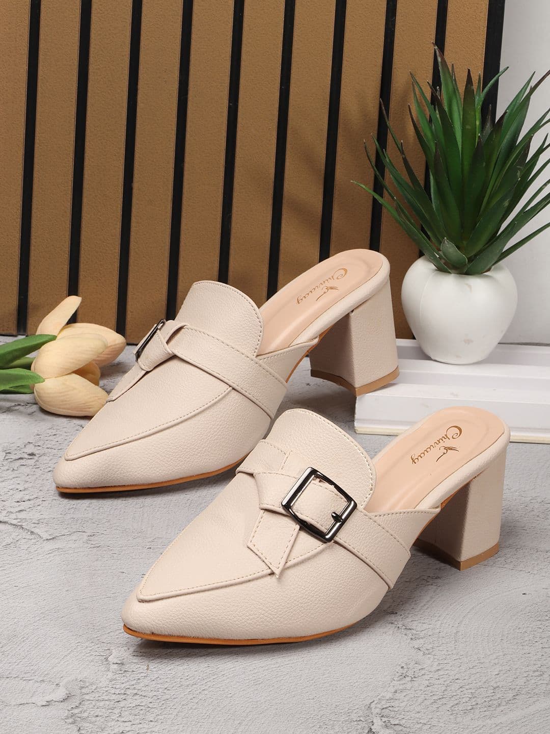 CHINRAAG Women Synthetic Block Heel Mules - view 1