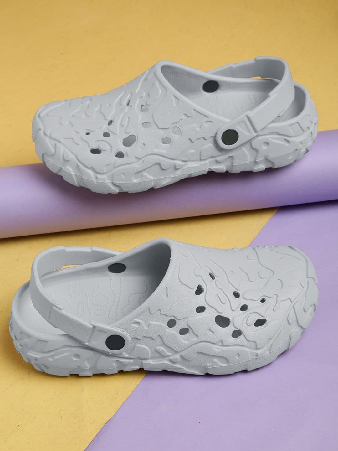 Roadster Men Croslite Clogs - view 1
