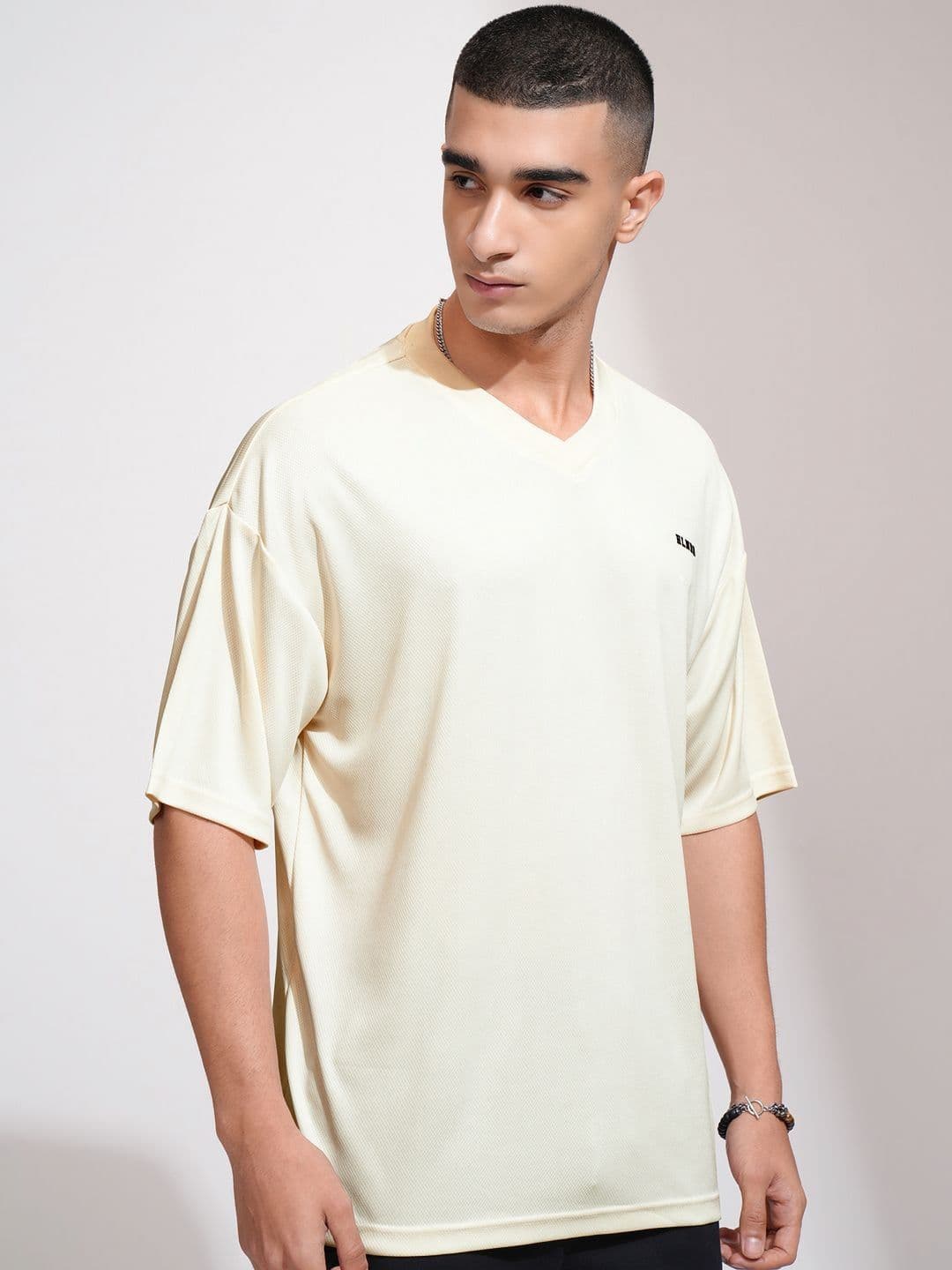 HIGHLANDER Men Solid V-Neck Oversized T-shirt - view 1