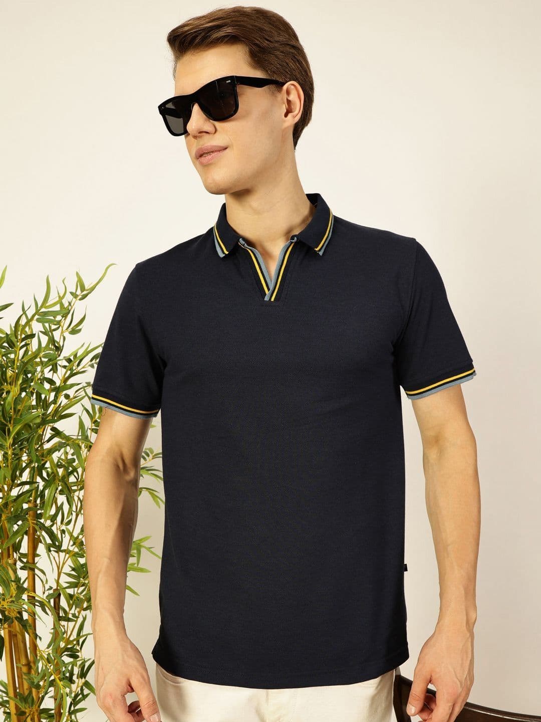 Thomas Scott Men Solid Polo Collar T-shirt - view 1