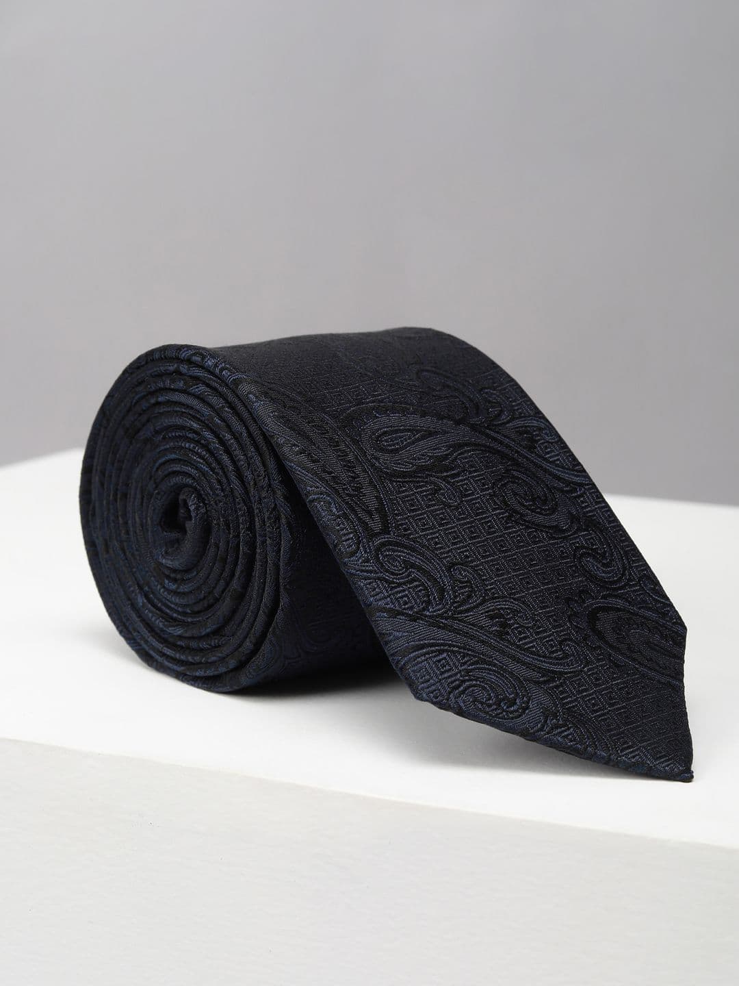 Peter England Men Printed Broad Tie - view 1