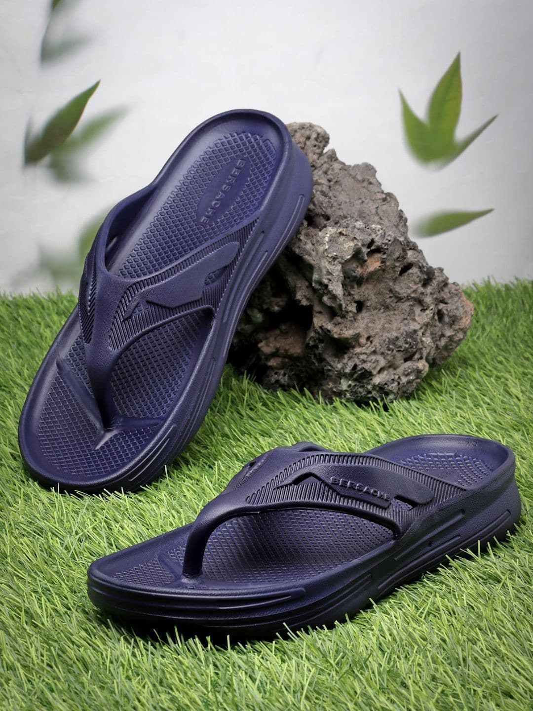 BERSACHE Men Rubber Thong Flip-Flops - view 1