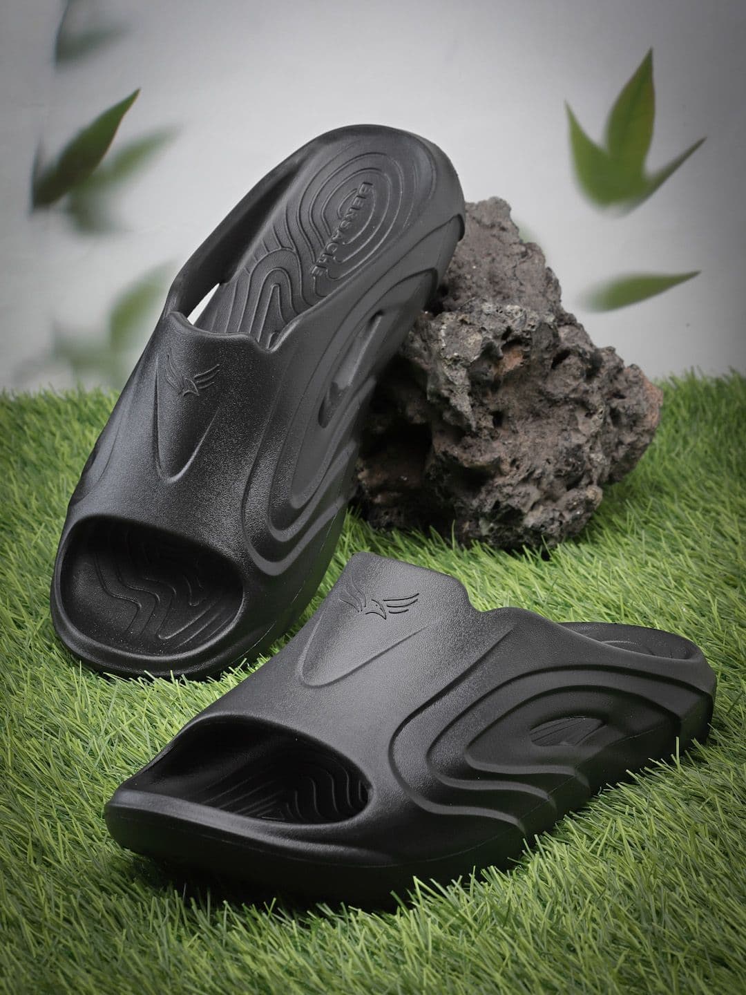 BERSACHE Men Solid Canvas Extra Soft Sliders - view 1