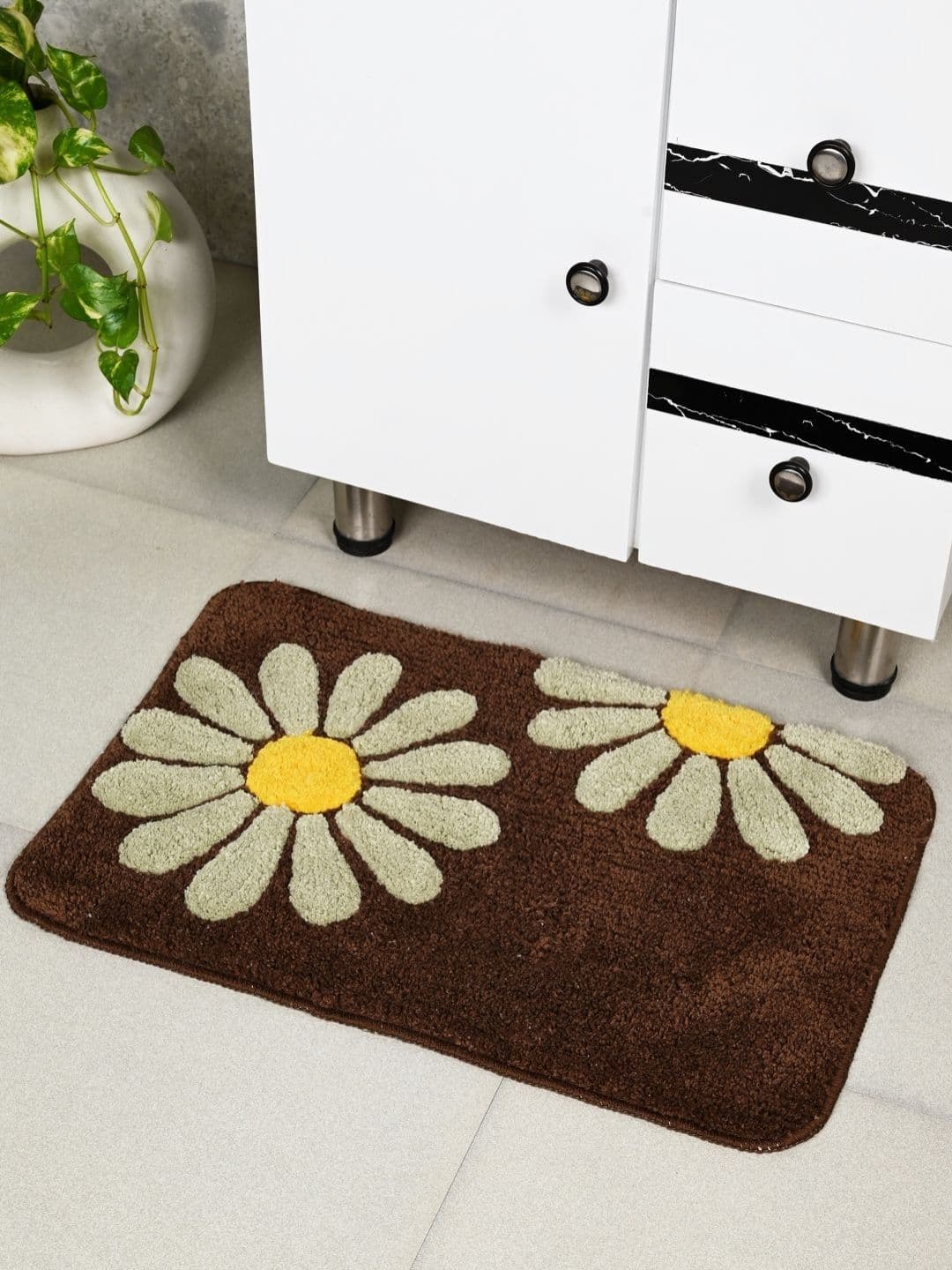 Saral Home Brown & Yellow Floral Printed 2200 GSM Anti- Skid Bath Rug - view 1