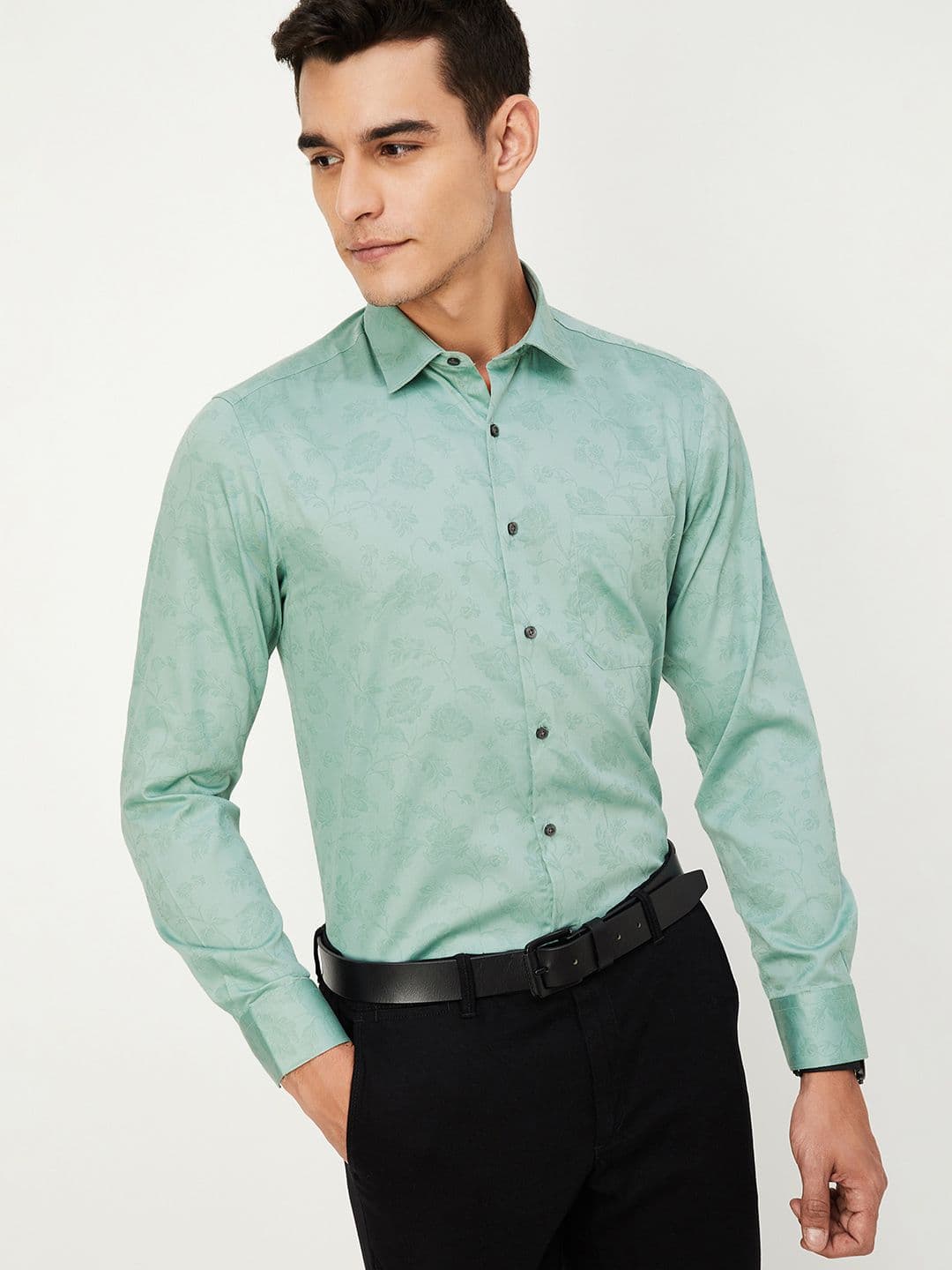 max Men Spread Collar Textured Cotton Casual Shirt - view 1