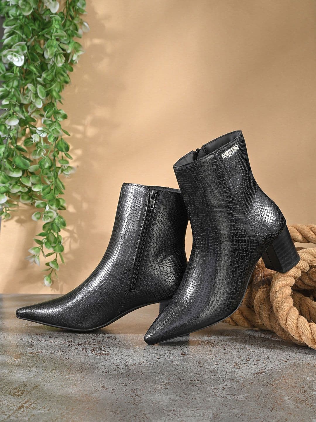 El Paso Women Block-Heeled Chelsea Boots - view 1