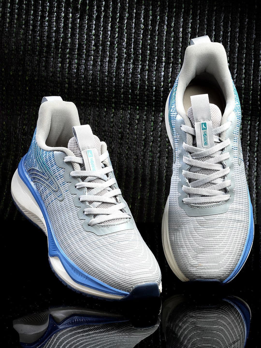 Action Men Mesh Lightweight Non-Marking Sports Running Shoes - view 1