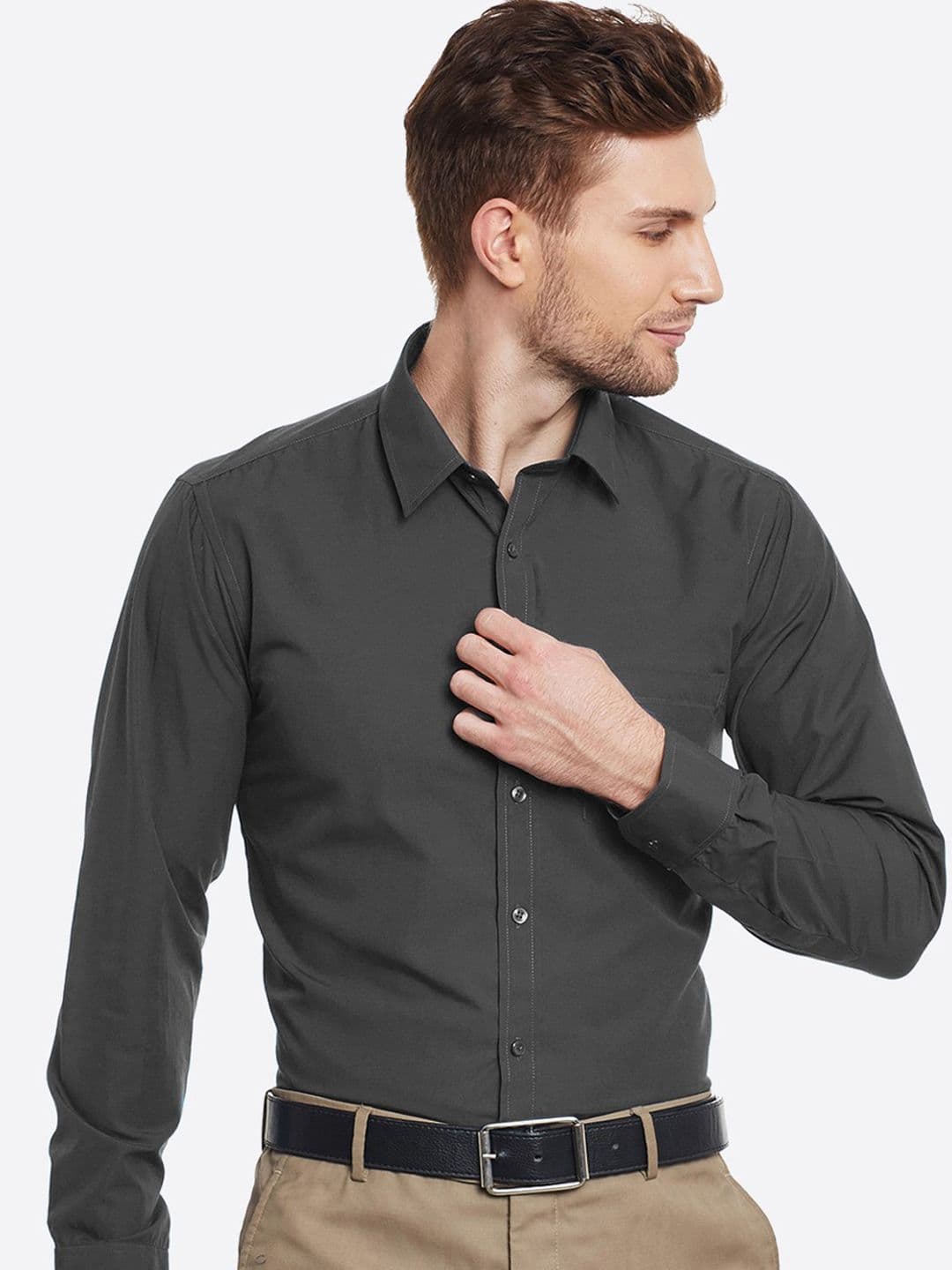 English Navy Men Spread Collar Solid Slim Fit Formal Shirt - view 1