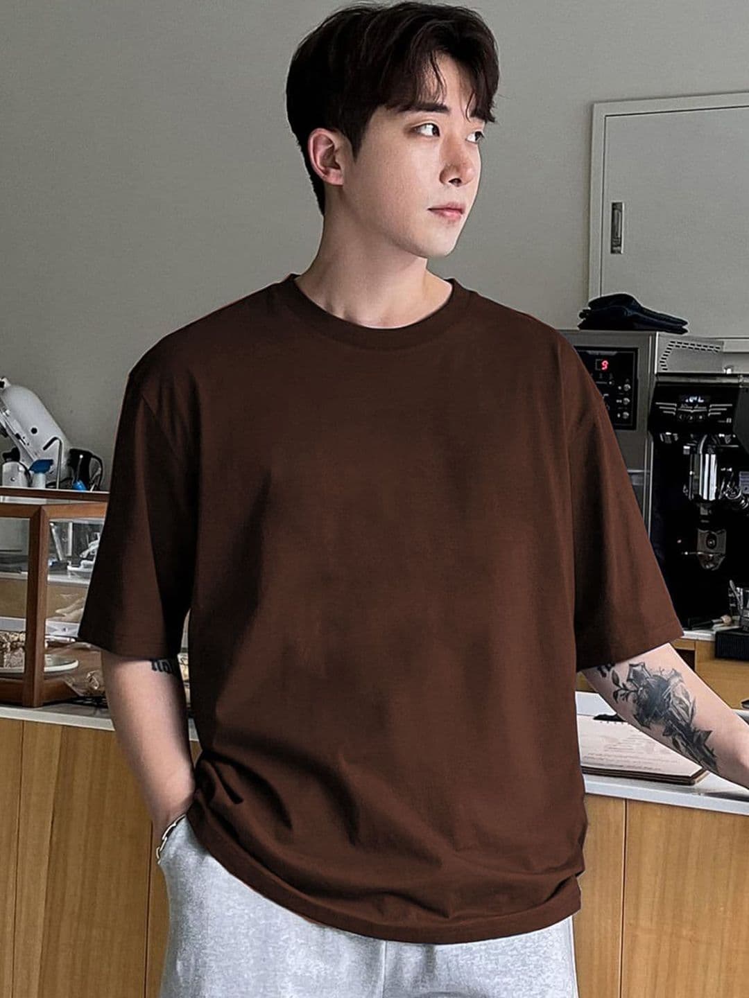 Genzy Men Round Neck Drop-Shoulder Sleeves Oversized T-shirt - view 1