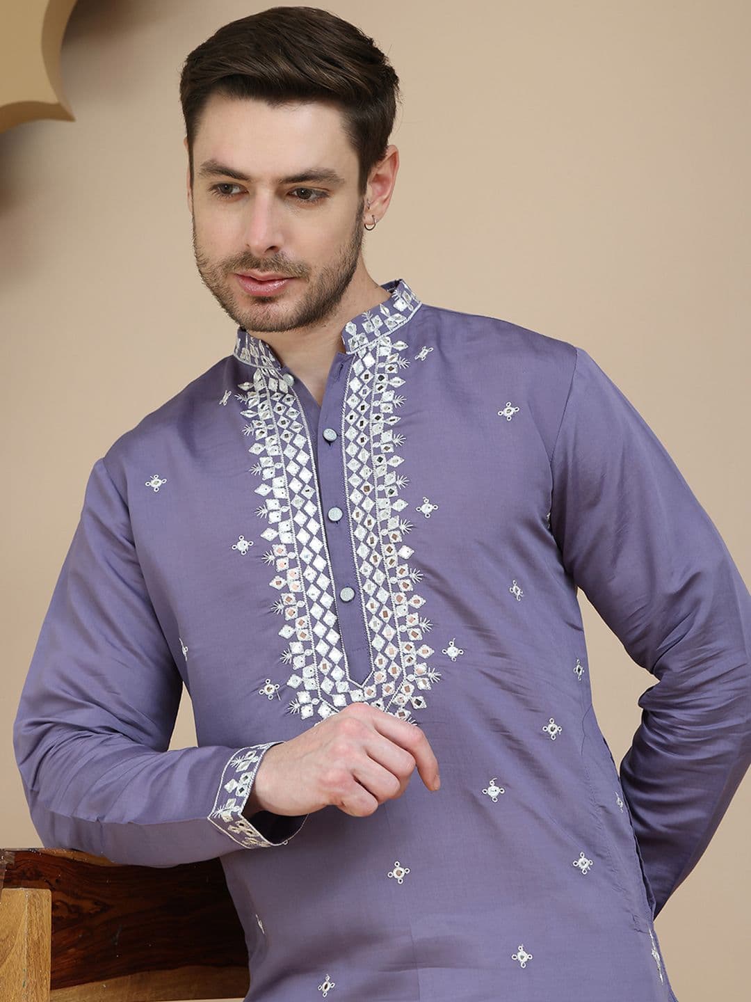 Jompers Men Geometric Embroidered Mirror Work Kurta - view 1