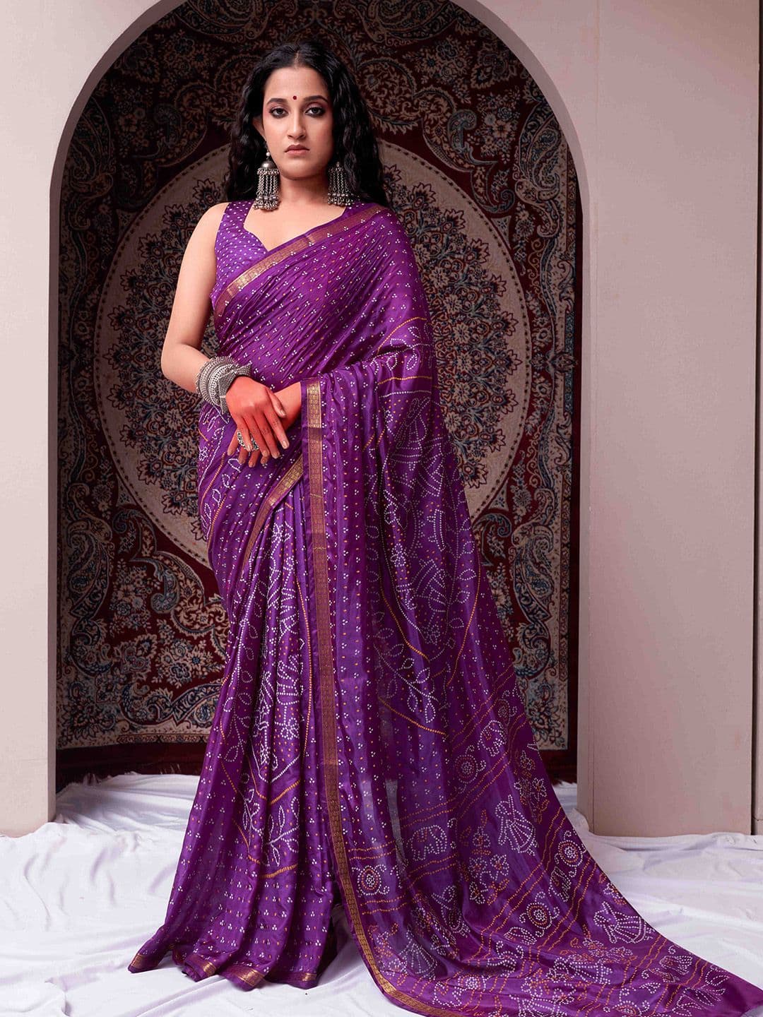 HERE&NOW Bandhani Zari Silk Blend Bandhani Saree - view 1