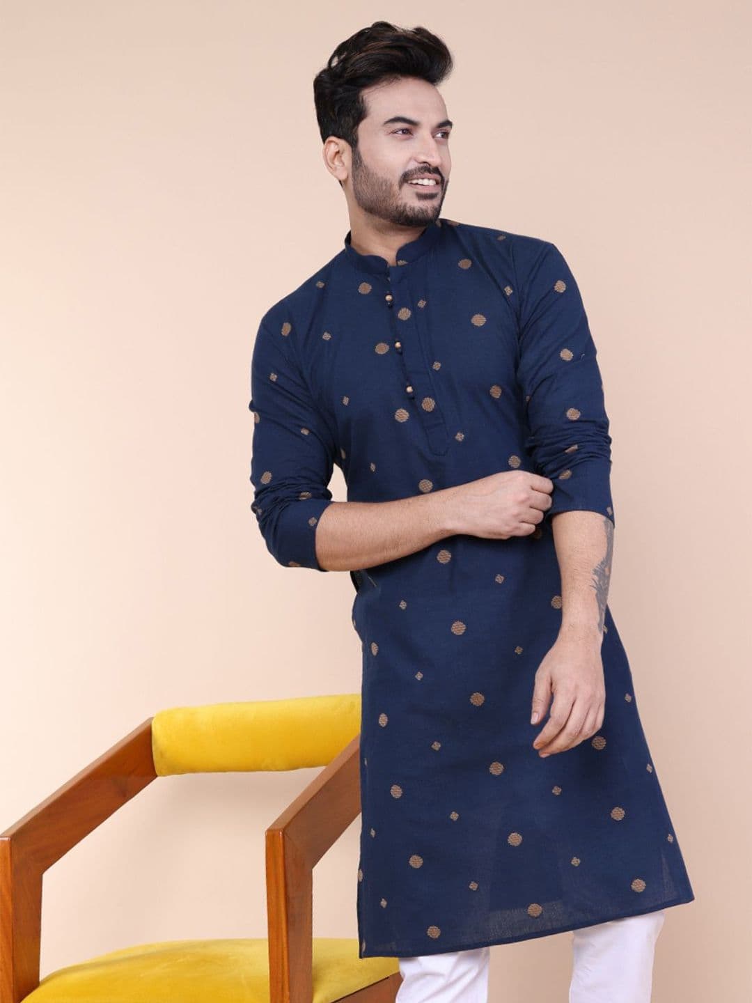 W & G Geometric Woven Design Mandarin Collar Cotton Silk Straight Kurta - view 1