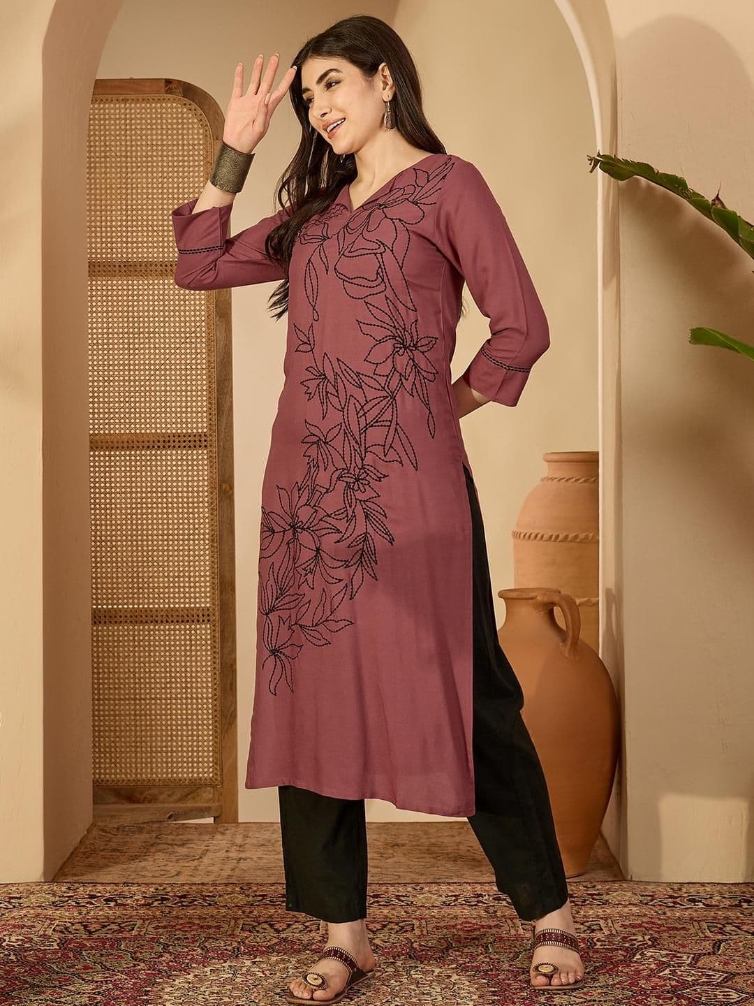 Sangria Women Maroon Floral Embroidered Thread Work Floral Kurta - view 1