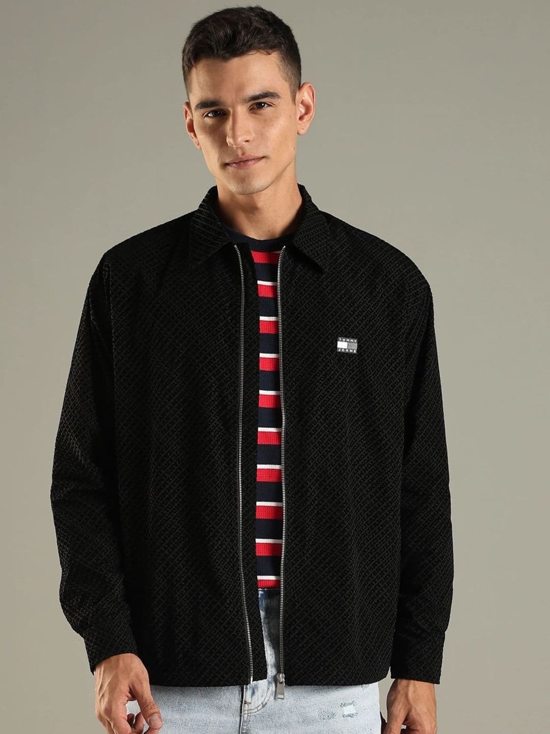 Tommy Hilfiger Men Spread Collar Textured Tailored Jacket - view 1
