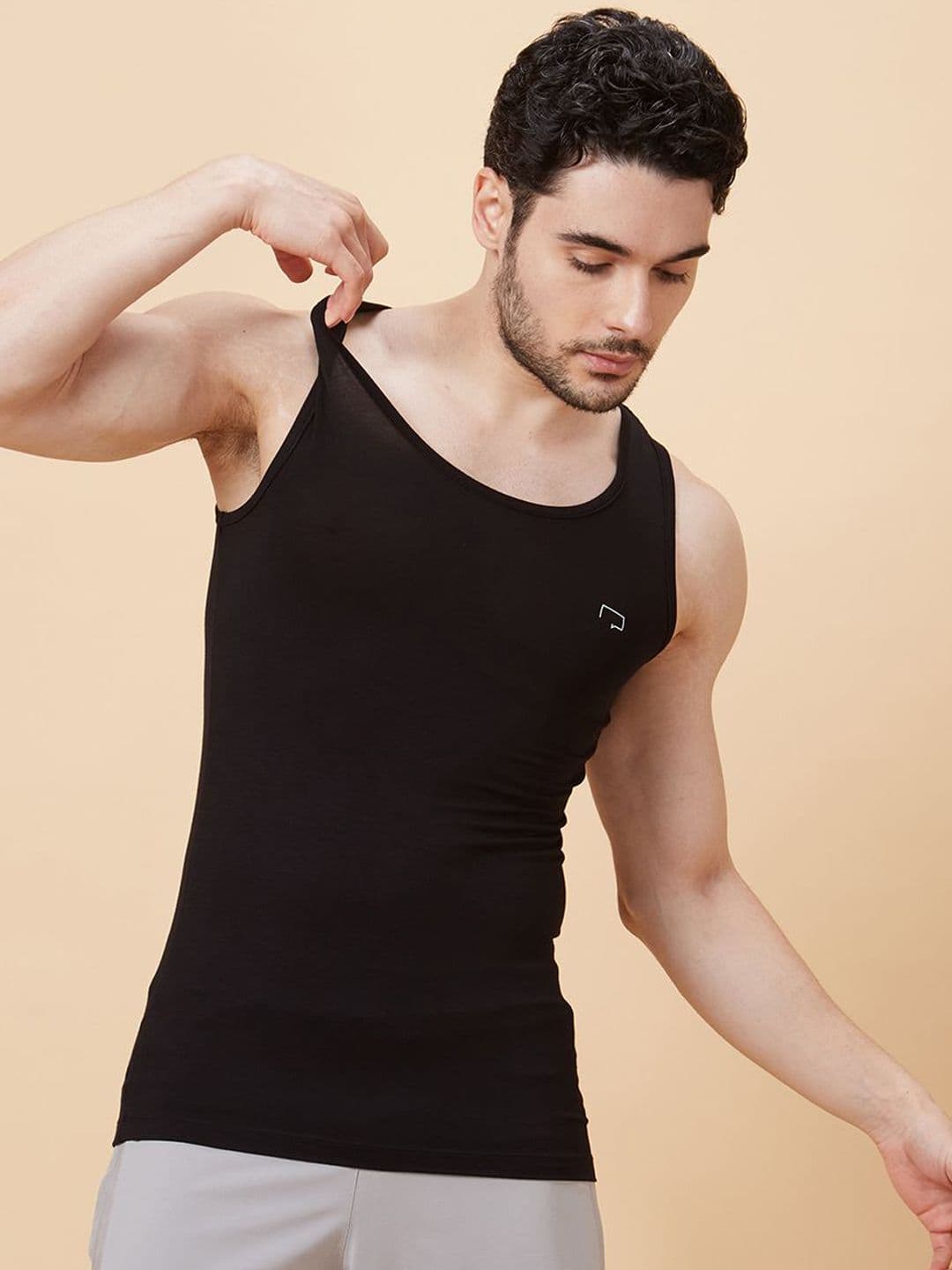 ROAR FOR GOOD Black Bamboo Blend Carbon Round Neck Vest - view 1