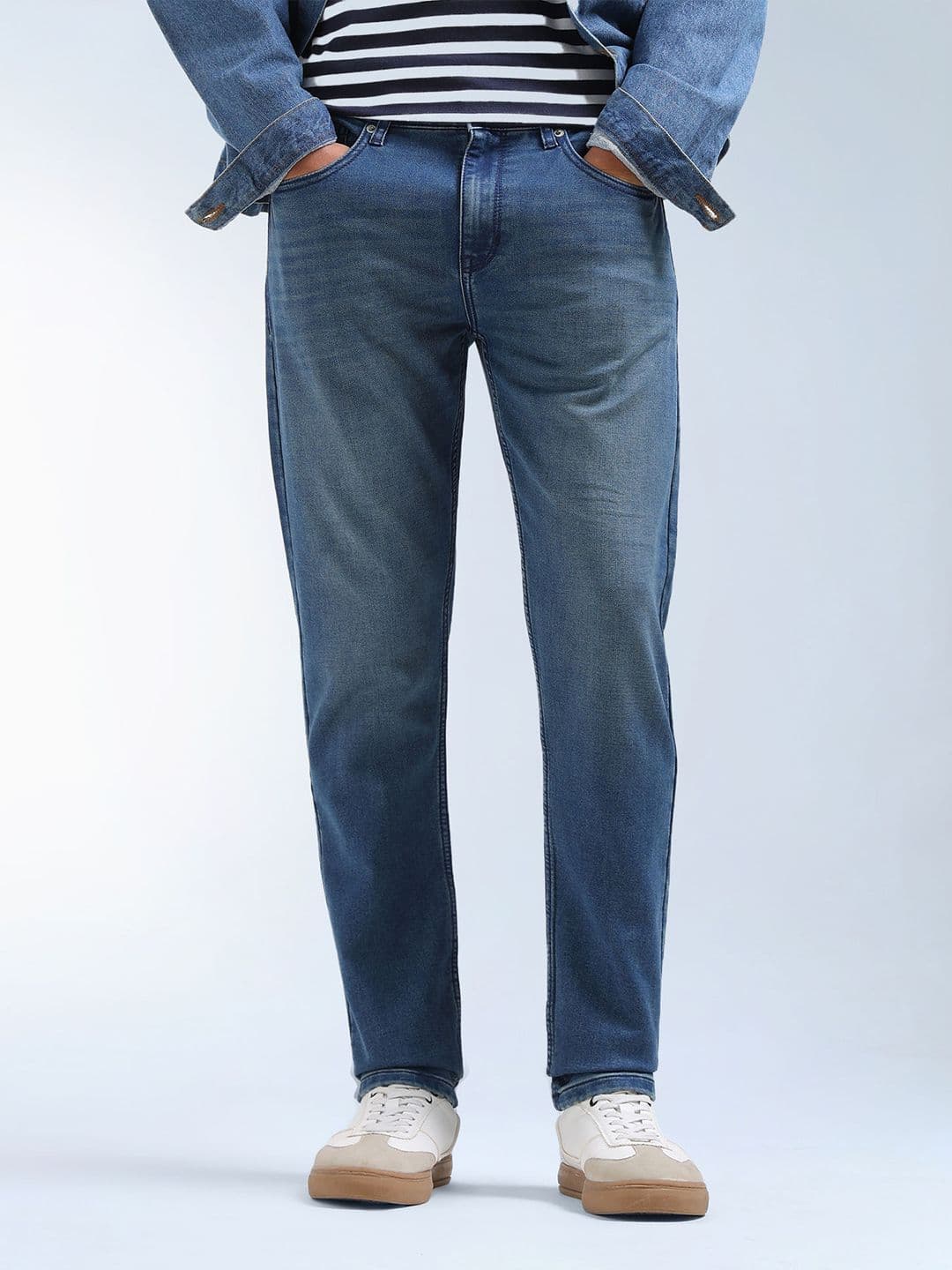 Flying Machine Men Tapered Fit Mid-Rise Light Fade Stretchable Jeans - view 1