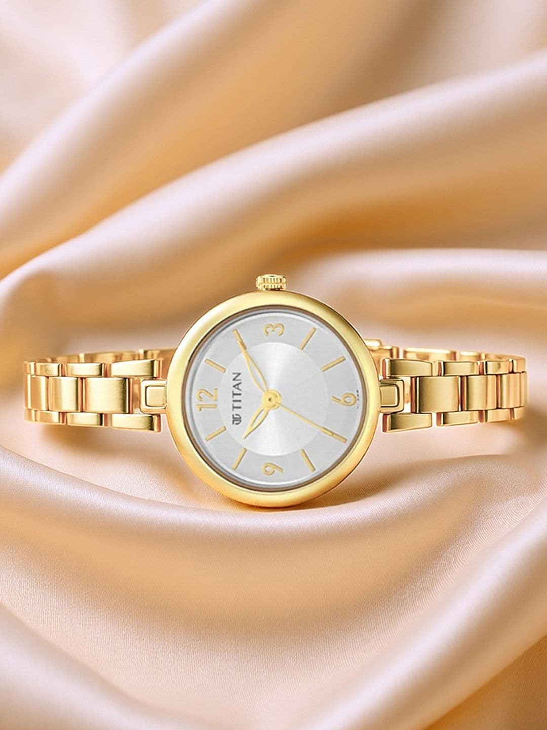 Titan Lagan Quartz Analog With Silver Dial Watch For Women - Nt2598ym04 - view 1