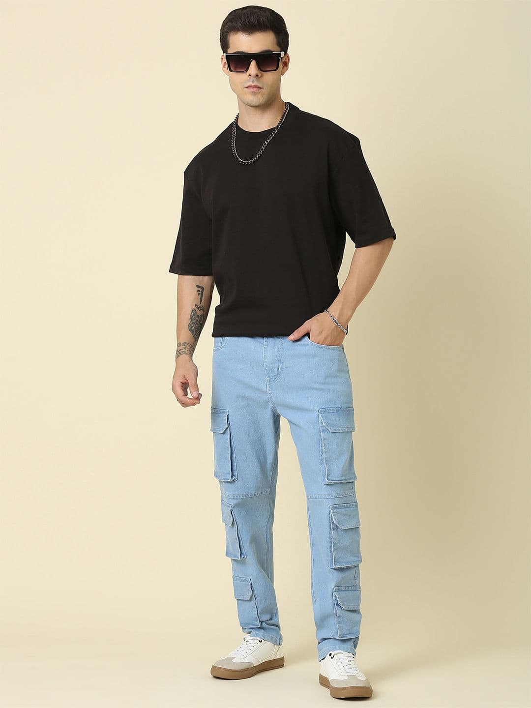 CINOCCI Men Relaxed Fit Mid Rise No Fade Clean Look Stretchable Jeans - view 1