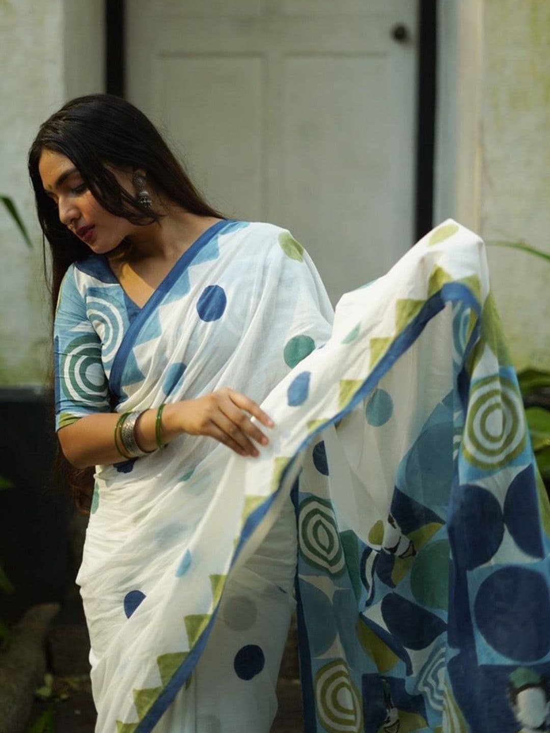 Swaraas Sparsh Polka Dot Printed Chanderi Saree - view 1