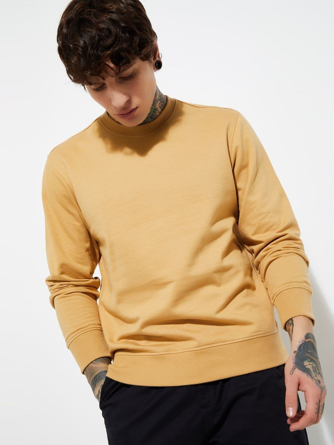 max Men Solid Round Neck Long Sleeves Pullover Sweatshirt - view 1
