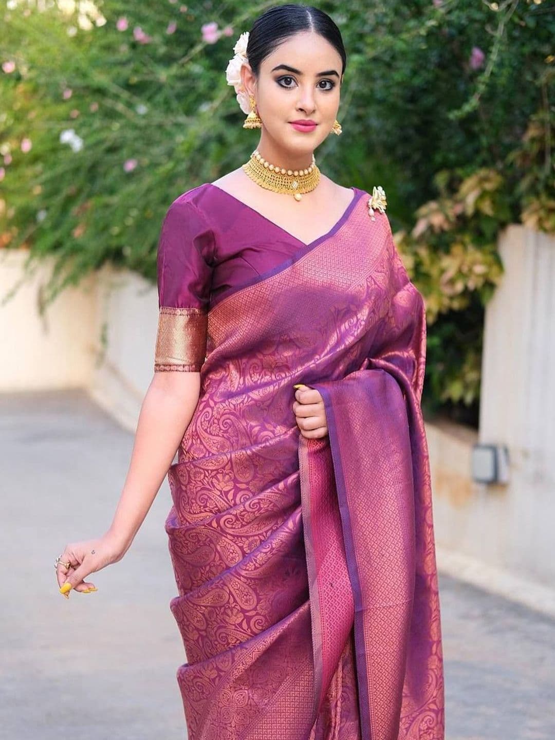Shriyangan Ethnic Motifs Woven Design Zari Art Silk Kanjeevaram Saree - view 1