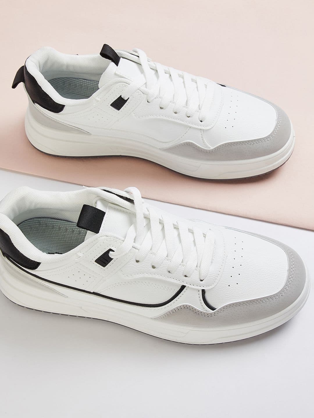 max Men Colourblocked Sneakers - view 1