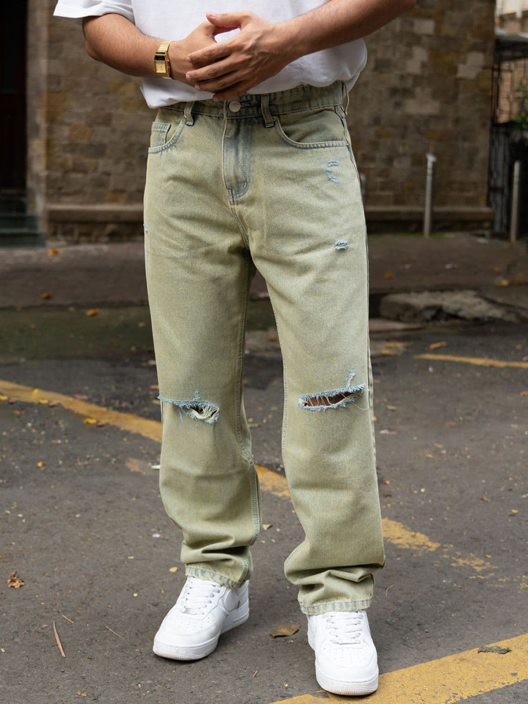 Powerlook Men Relaxed Fit Mid-Rise Slash Knee Jeans - view 1