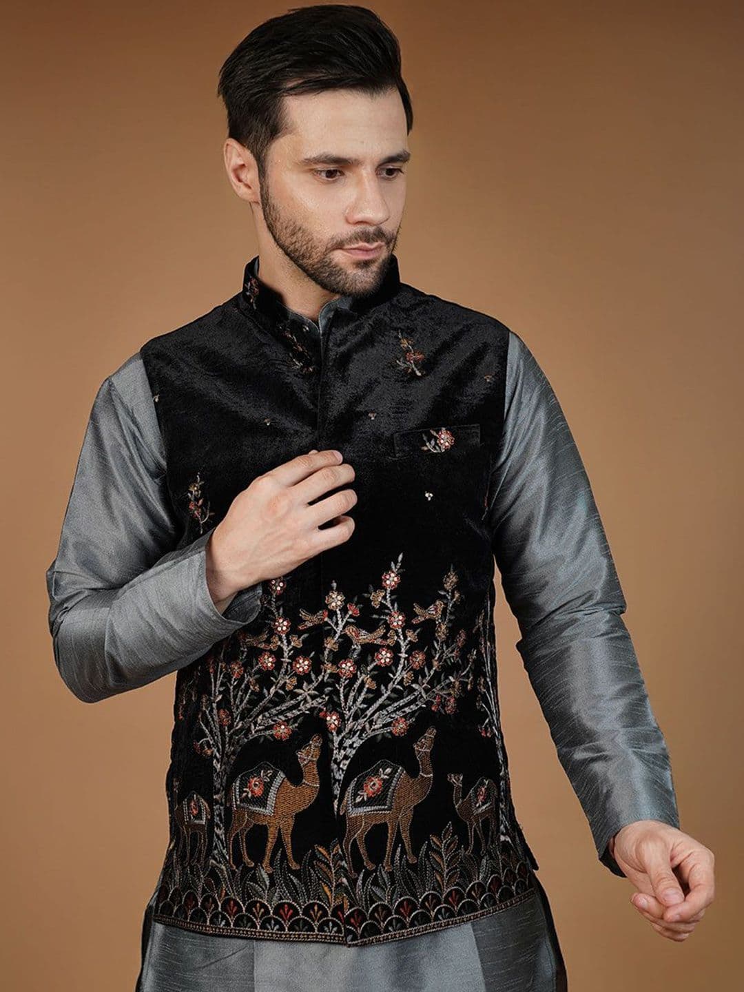 Wintage Men Embroidered Velvet Nehru Jacket - view 1