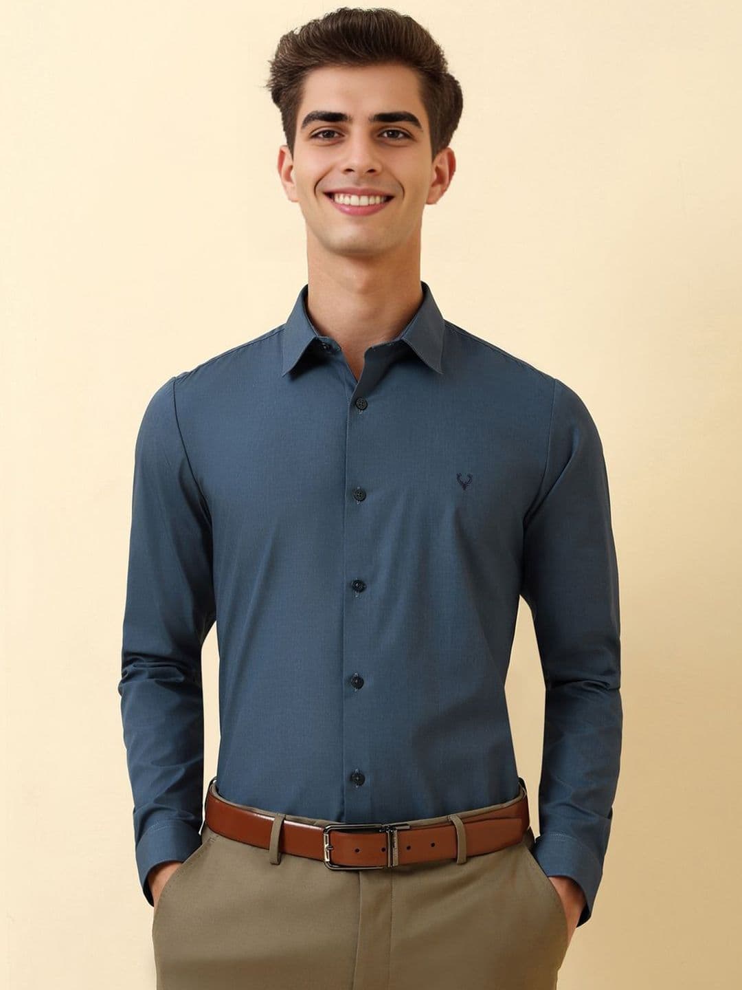 Allen Solly Men Slim Fit Solid Spread Collar Formal Shirt - view 1