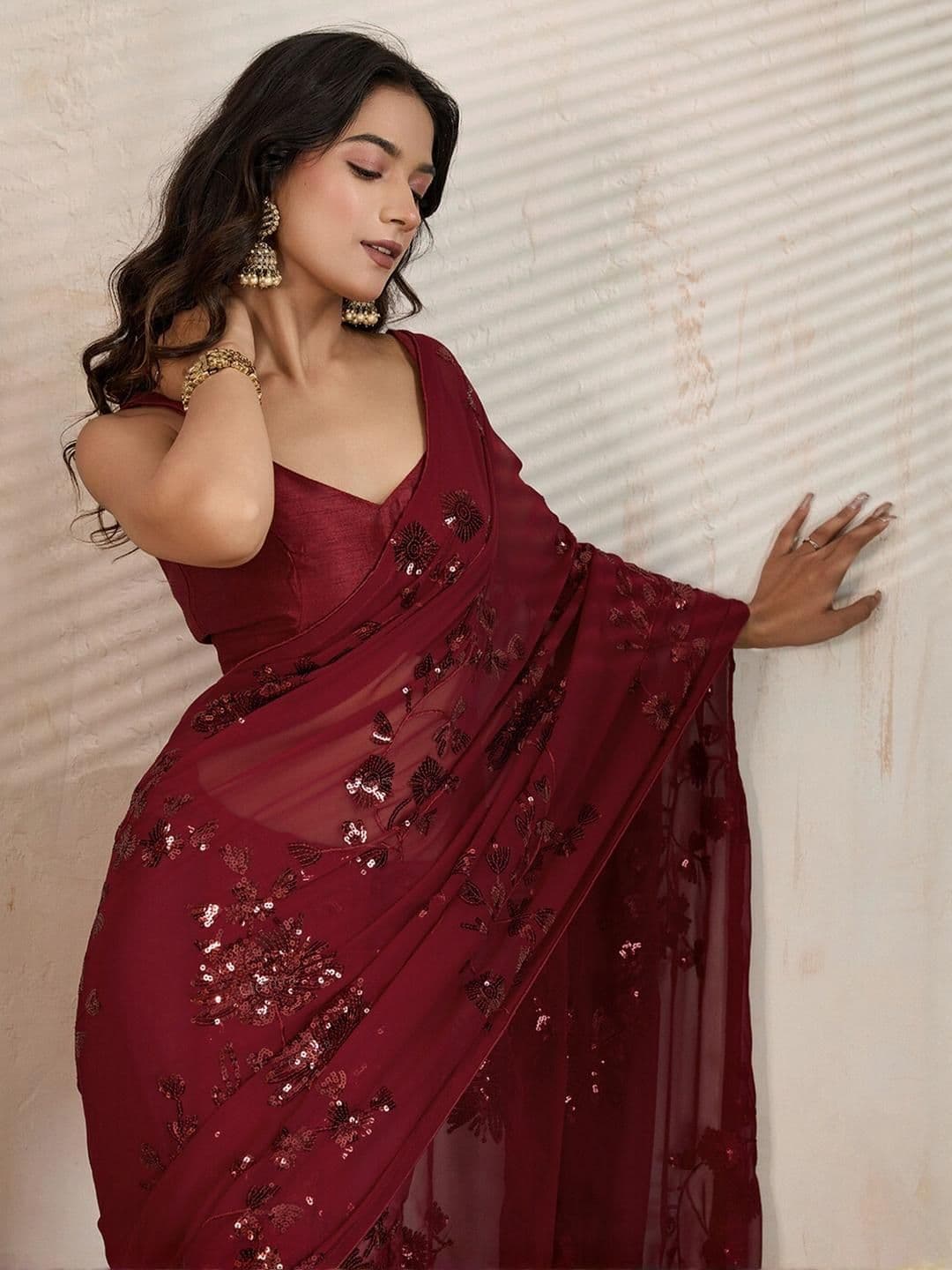FashionsEye Floral Embroidered Pure Georgette Saree And Unstiched Blouse Piece - view 1
