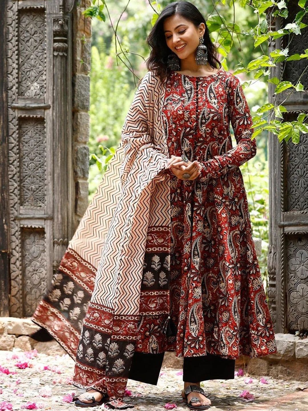 ARADHNA Women Paisley Printed Anarkali Kurta with Trousers & Dupatta - view 1