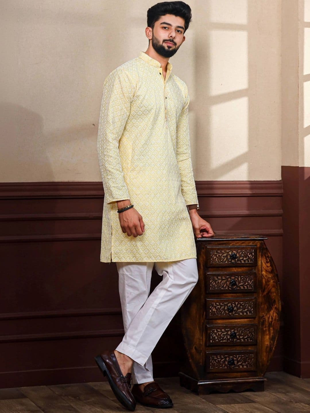 SHOBHIT Men Printed Handloom Kurta - view 1