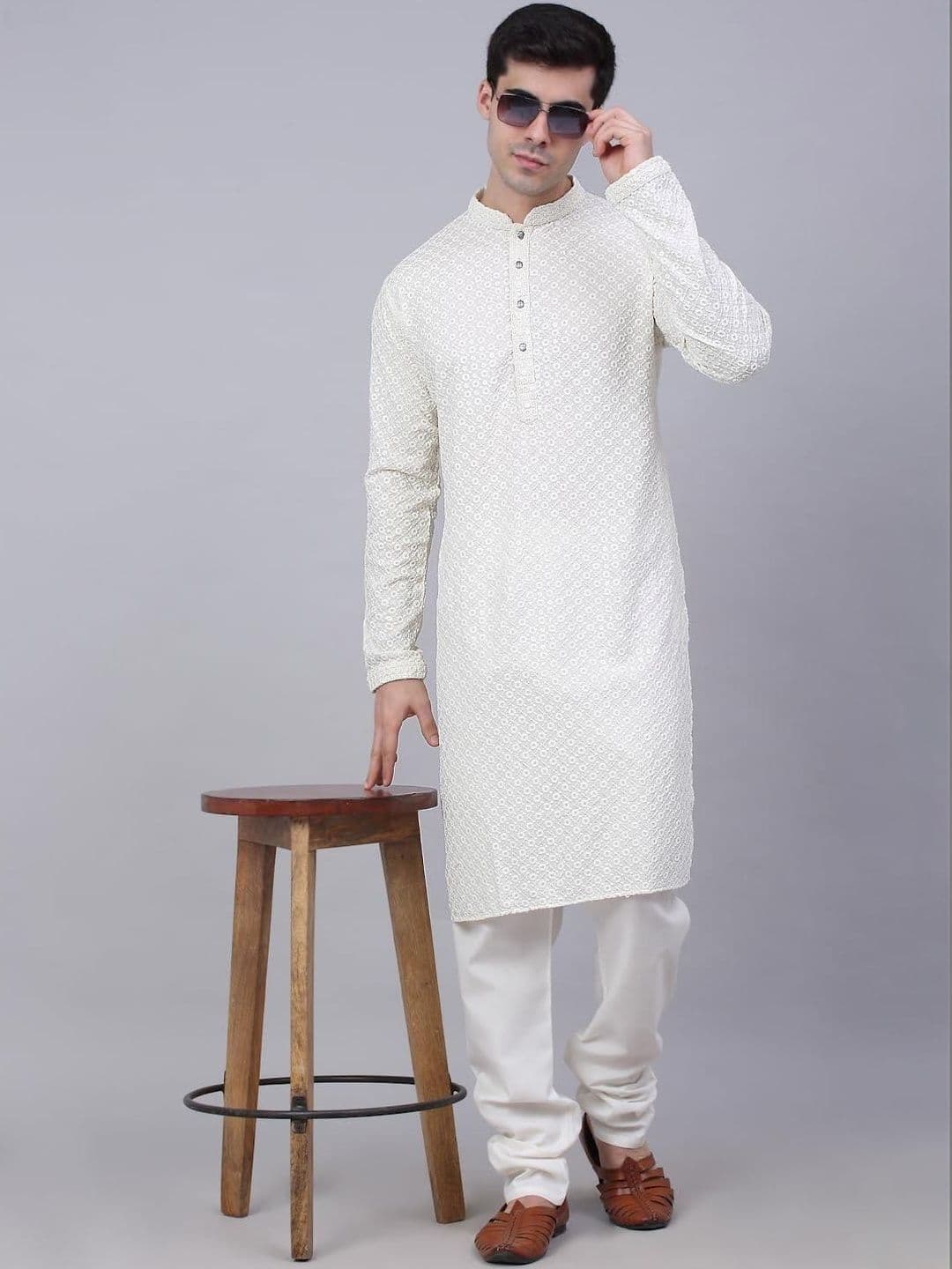 zommy Men Embroidered Chikankari Handloom Kurta - view 1