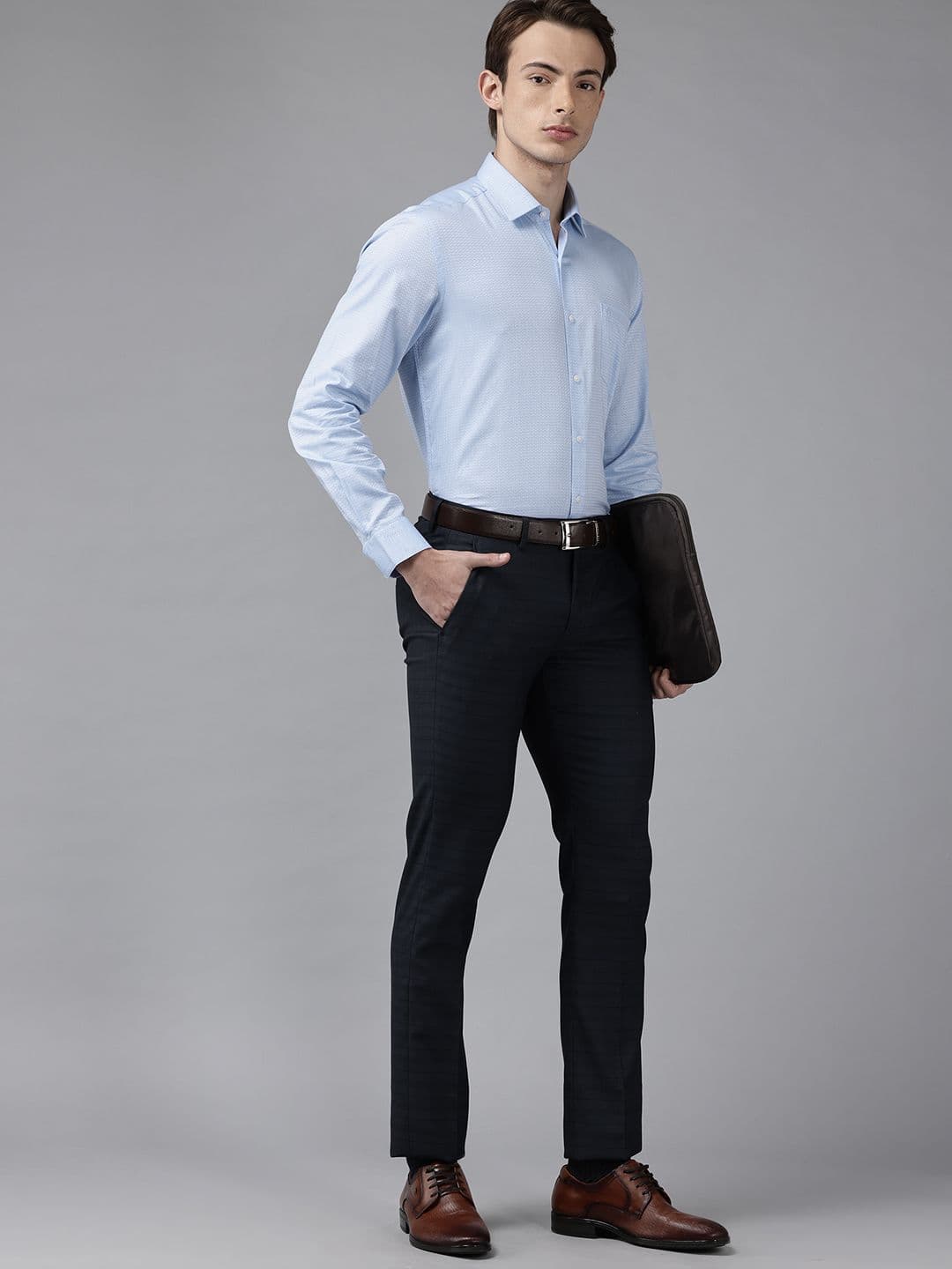 Arrow Geometric Self Design Slim Fit Cutaway Collar Manhattan Pure Cotton Formal Shirt - view 1