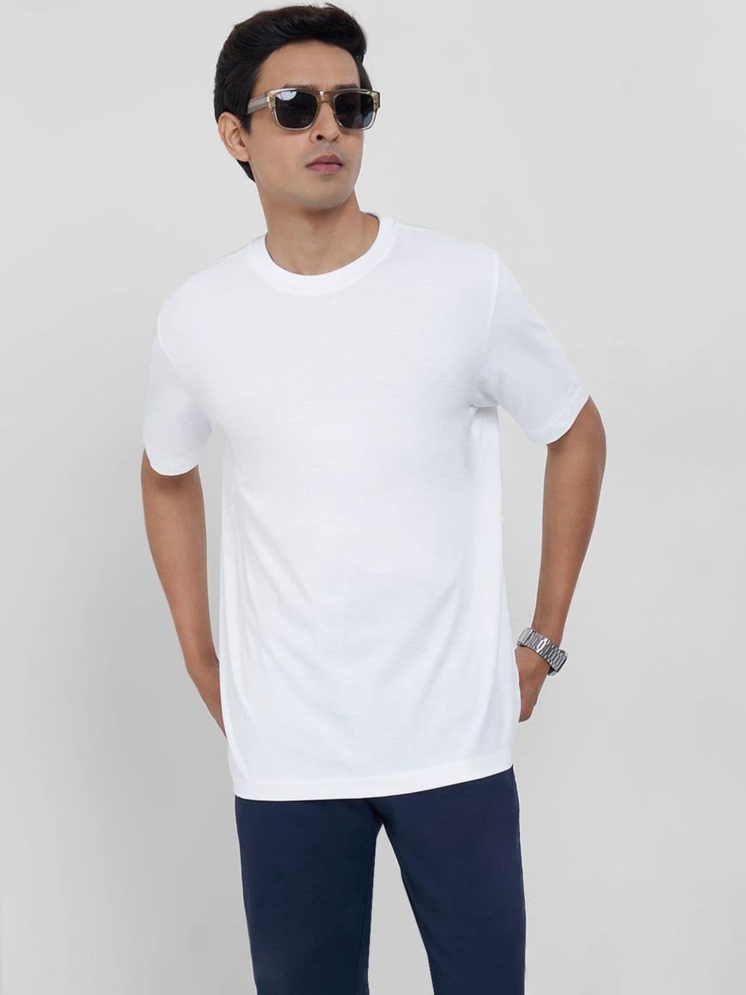 Peregrine by Pantaloons Men Slim Fit T-shirt - view 1