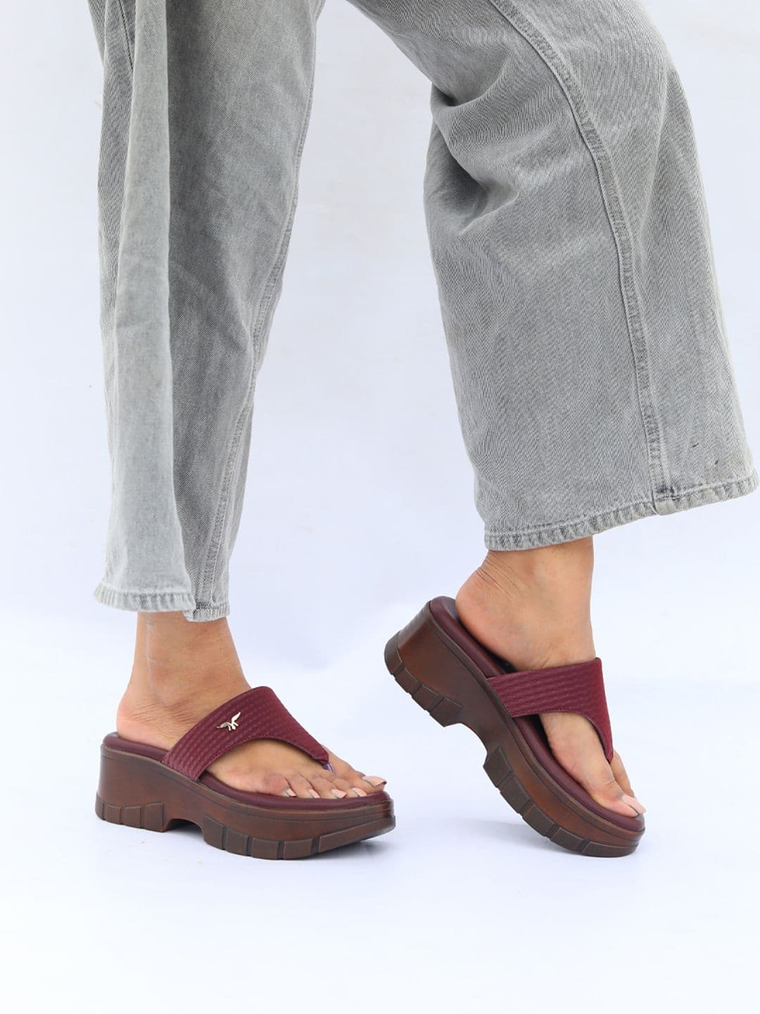 Monrow Textured Regular Flatform Sandals - view 1