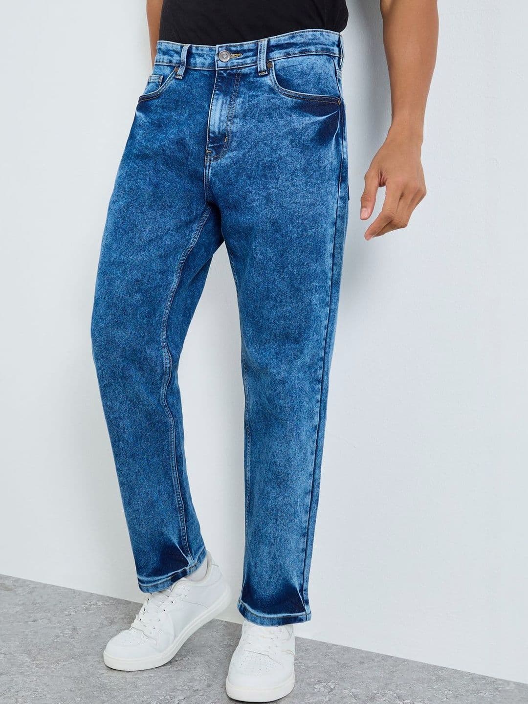 Styli Men Relaxed Fit Mid-Rise Medium Fade Stretchable Jeans - view 1