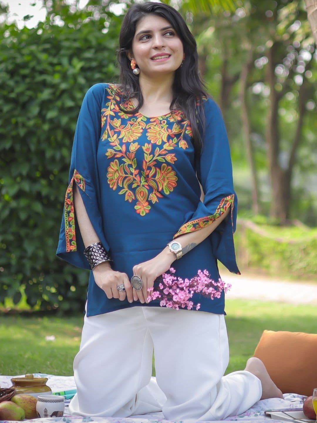 Youthnic Ethnic Motifs Embroidered V-Neck Flared Sleeves Thread Work Thread Work Kurti - view 1