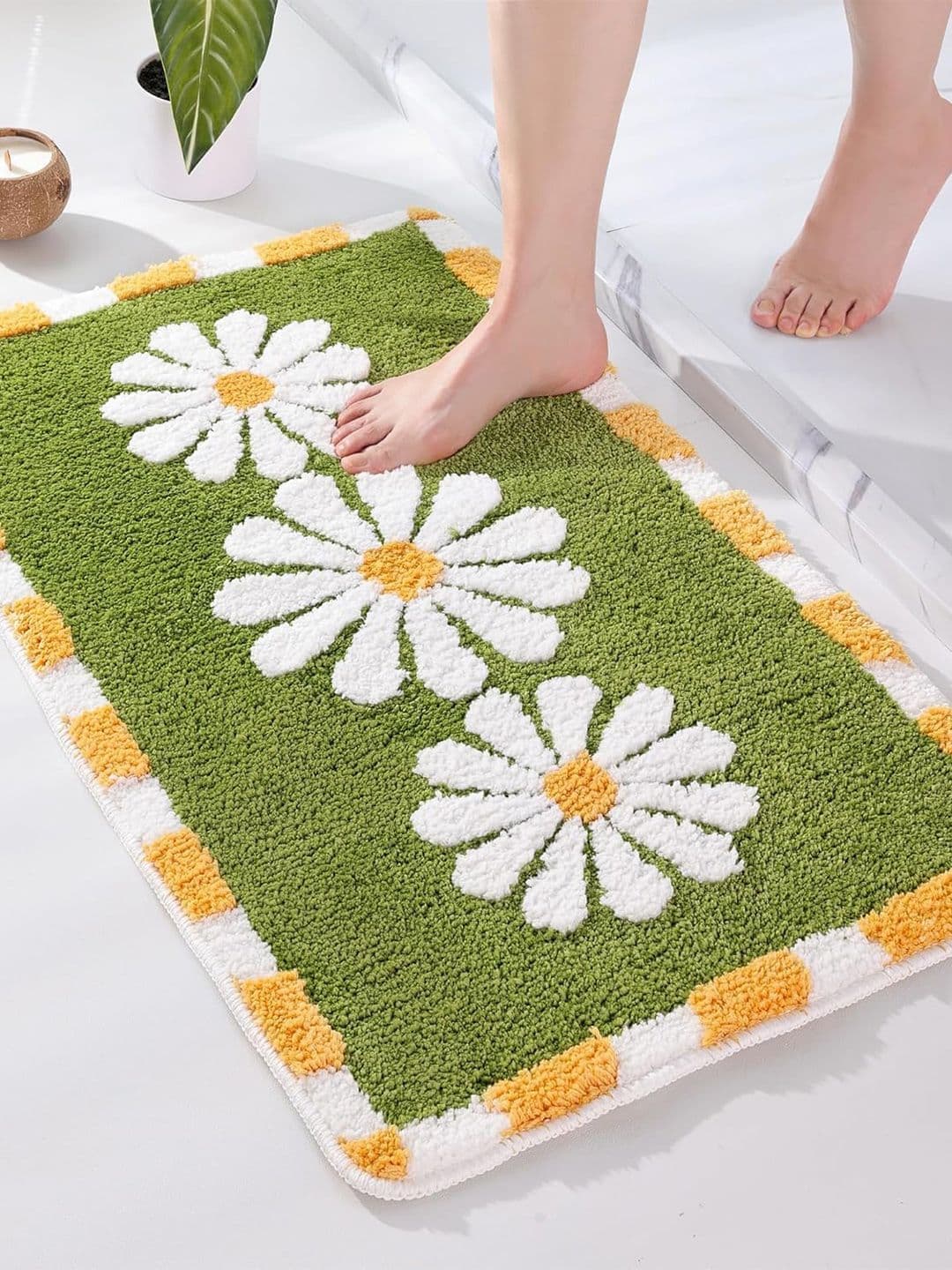 Homio Green & White Daffodils 2000 GSM Microfibre Anti-Slip Bath Rug - view 1