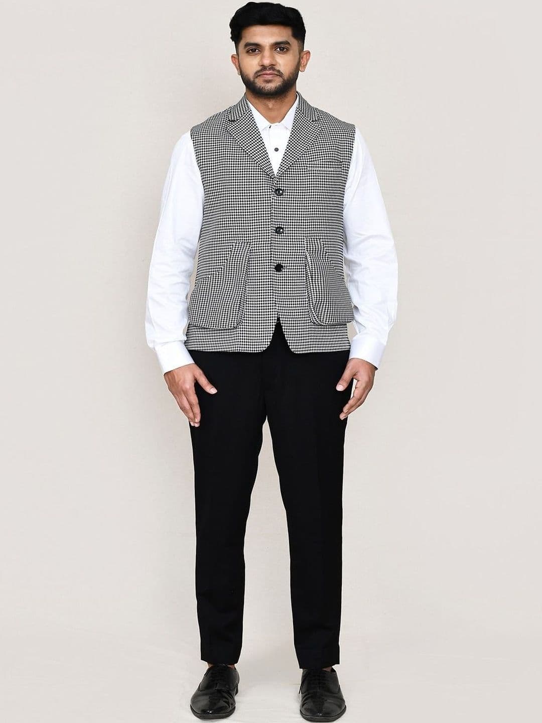 Jhambthreads Men Checked Tailored Jacket - view 1