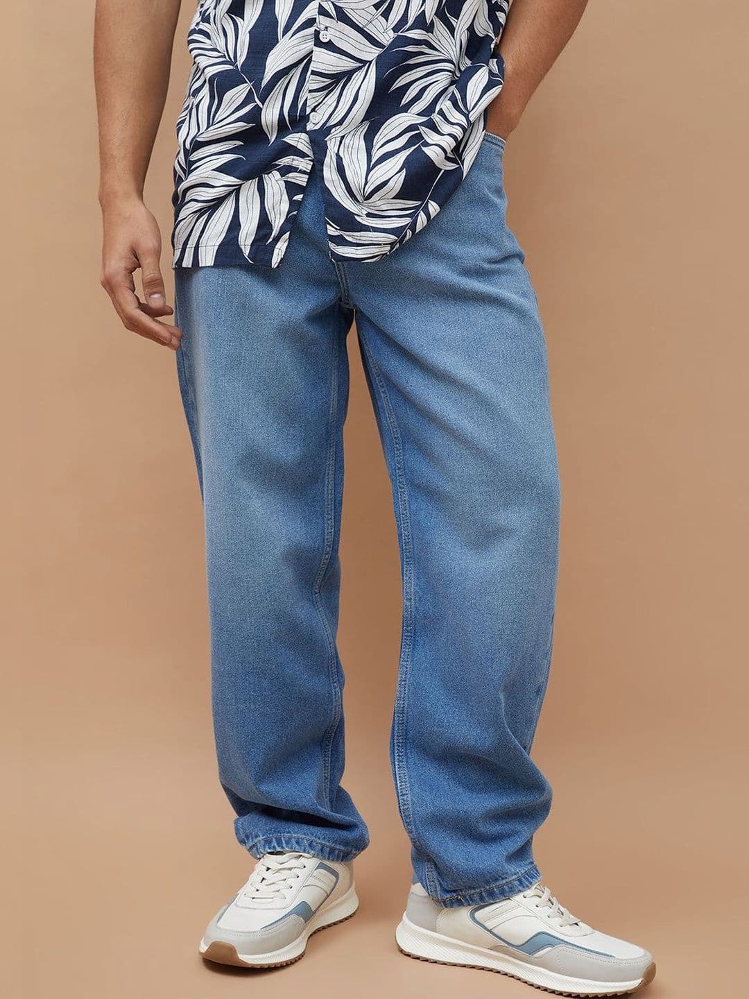 Forca by Lifestyle Men Mid-Rise Light Fade Jeans - view 1