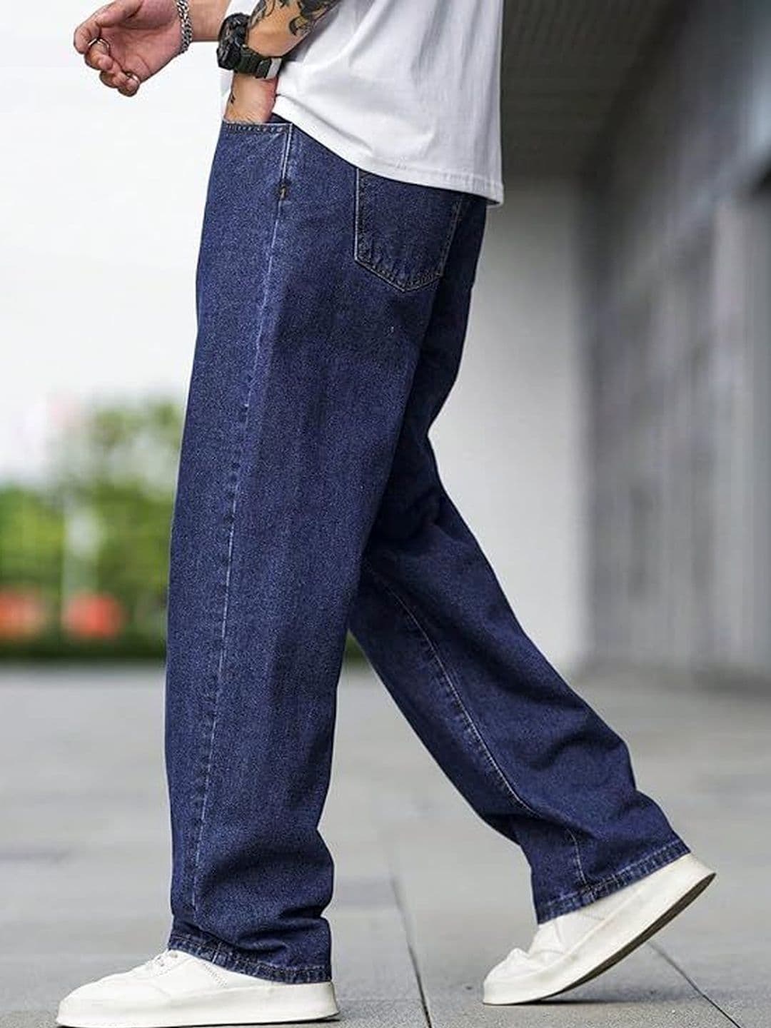 BAESD Men Relaxed Fit High-Rise Light Fade Stretchable Jeans - view 1