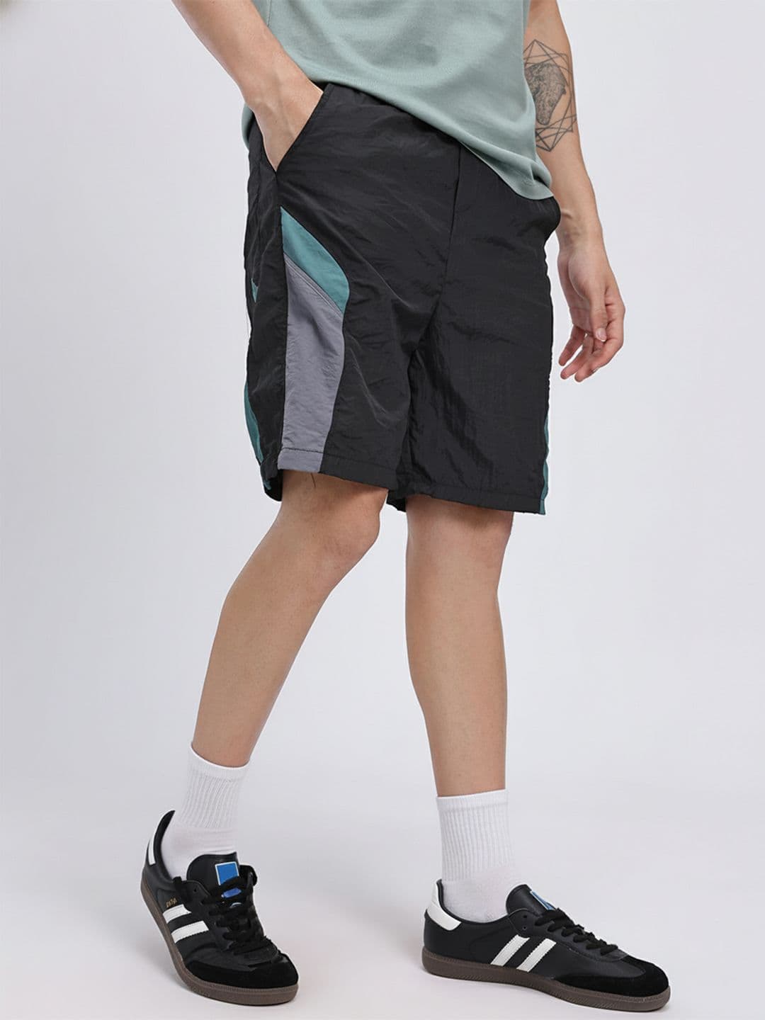 StyleCast x Revolte Men Regular Fit Mid-Rise Shorts - view 1