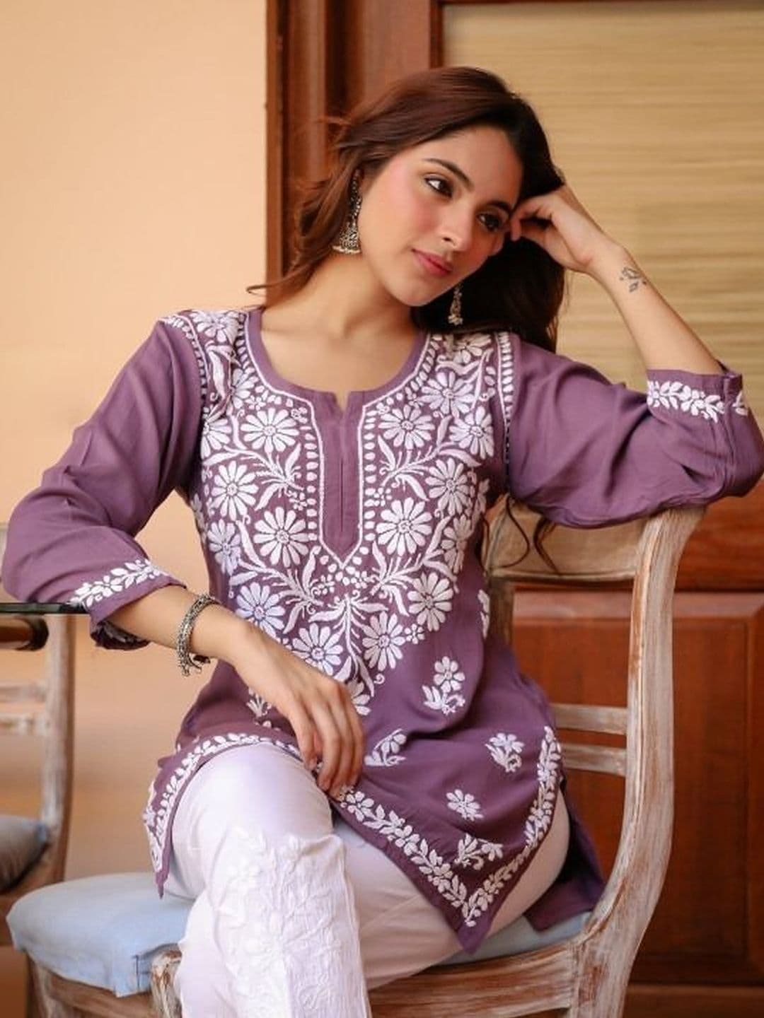 RUDRA LIFESTYLE Women Floral Embroidered Chikankari Indie Florals Kurta - view 1