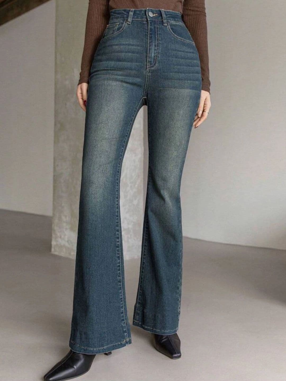 Aadvi Fashion Women Smart Flared High-Rise Light Fade Jeans - view 1