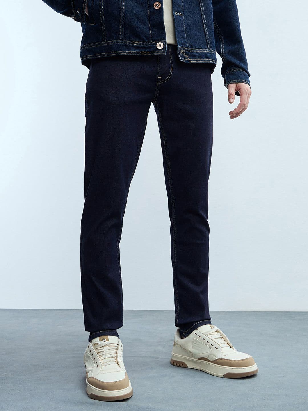 Flying Machine Men Tapered Fit Mid-Rise Stretchable Jeans - view 1