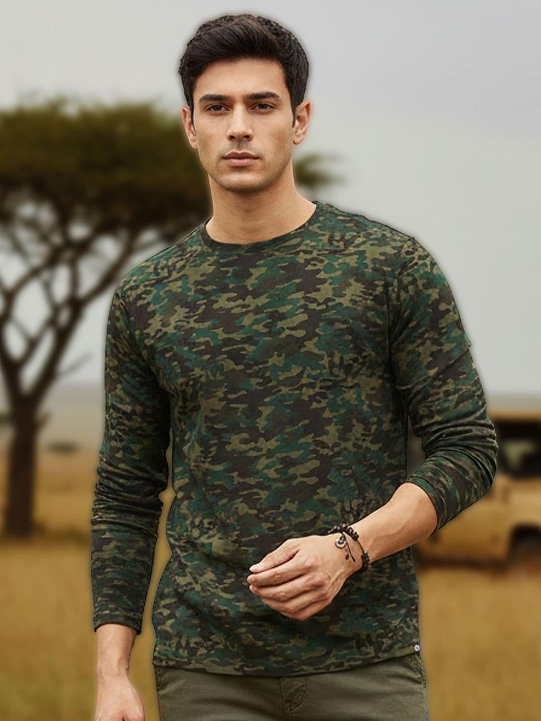 Urbano Fashion Men Olive Green Camouflage Printed Pure Cotton Slim Fit T-shirt - view 1