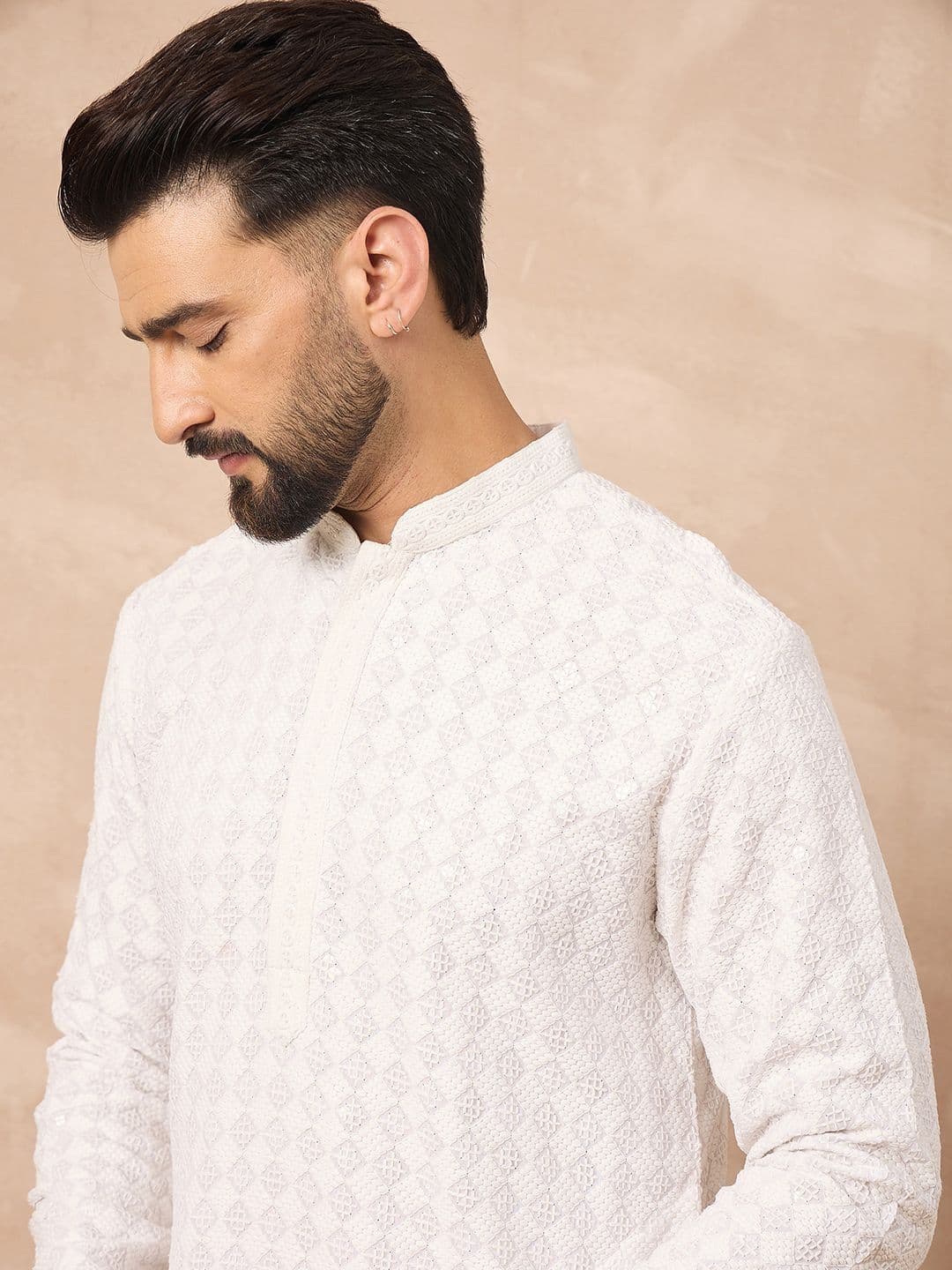 Ethnic Bay Men Embroidered Chikankari Kurta - view 1