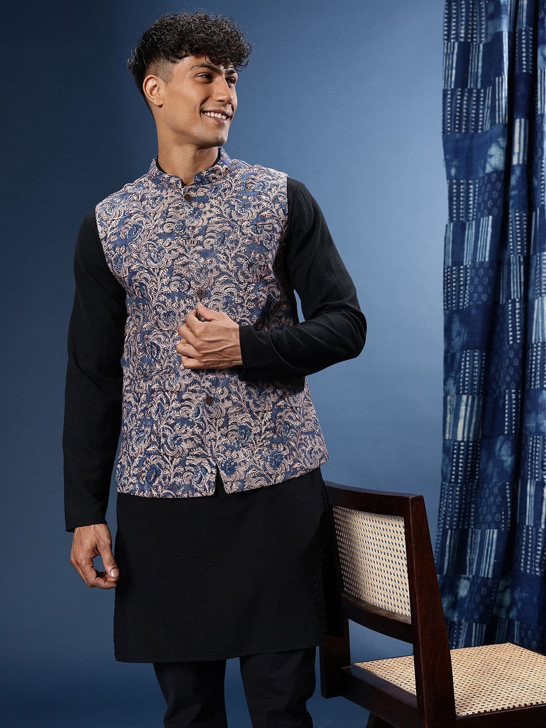 Taavi Kalamkari Pure Cotton Ethnic Printed Nehru Jacket - view 1