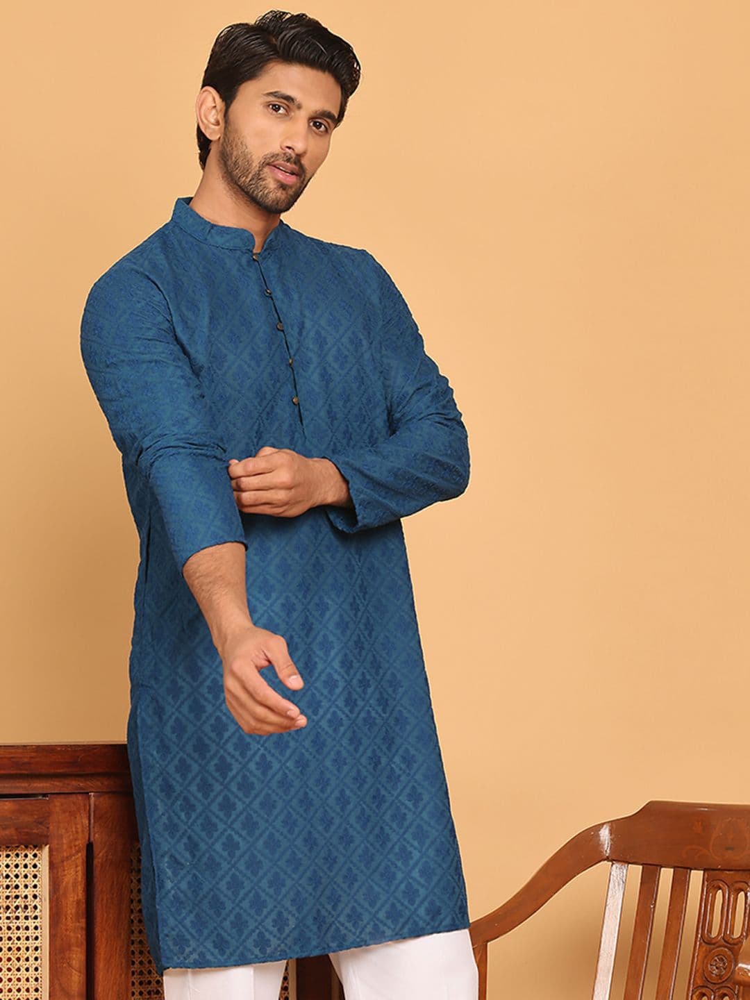 Jompers Thread Work Mandarin Collar Pure Cotton Straight Kurta - view 1
